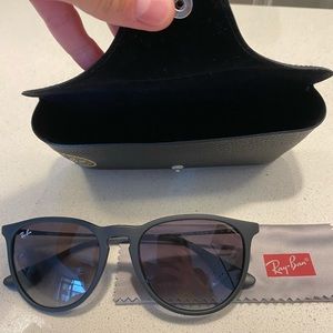 Ray-Ban Erika Classic Sunglasses in Black